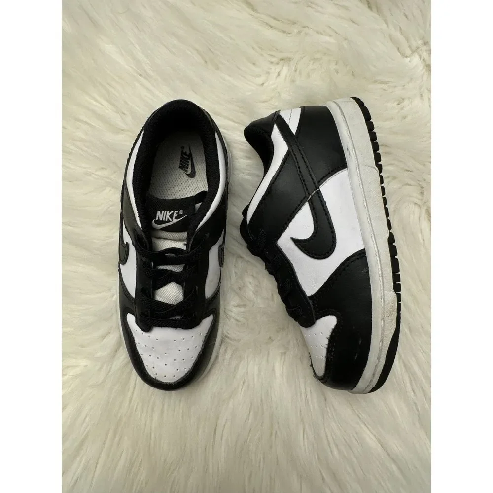 Nike dunk low panda size 9‎ EUC